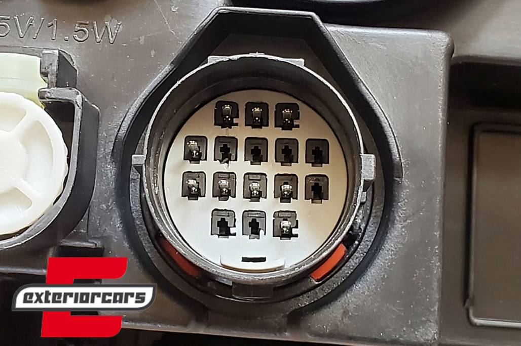 LED prednji farovi Facelift dizajn / Range Rover Sport L320 (2005-2013) - Slika 7