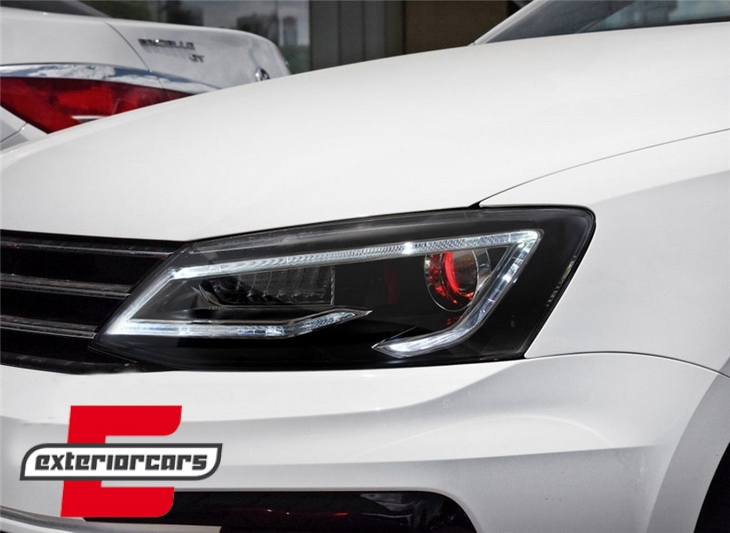 Prednja svjetla LED DRL SEQ žmigavci Bi-Xenon look (crna) / VW Jetta Mk6 VI (2011-2018) - Slika 19