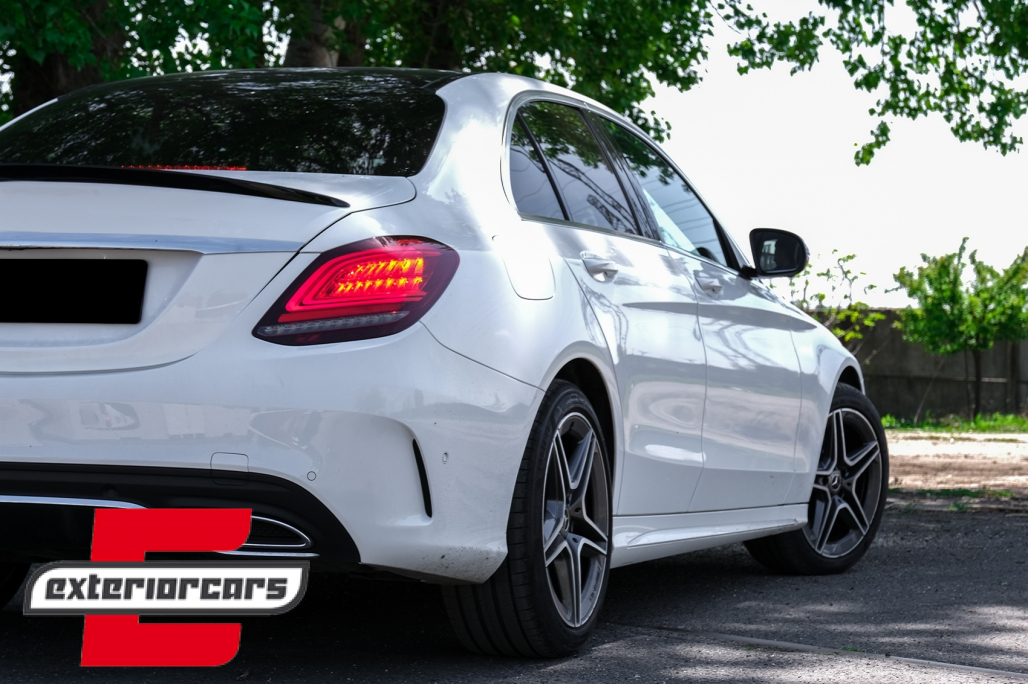 Lip bunkera AMG dizajn (piano crna) / MERCEDES C-klasa W205 limuzina (2014-2020) - Slika 19
