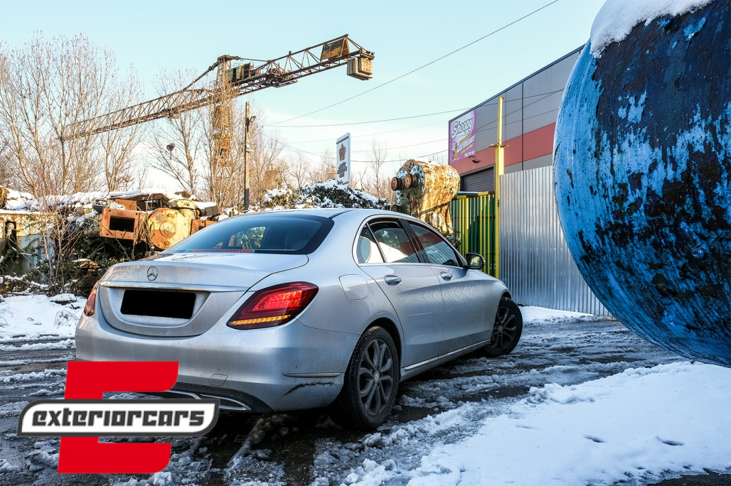 Full LED stražnja svjetla SEQ žmigavci Facelift dizajn (crvena/kristal) / Mercedes C-klasa W205 limuzina (2014-2018) - Slika 23