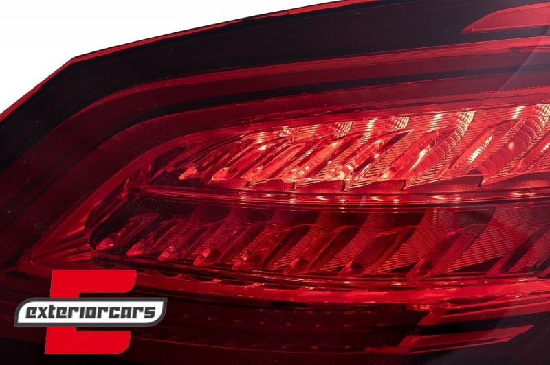 Full LED stražnja svjetla SEQ žmigavci Facelift dizajn (crvena/kristal) / Mercedes C-klasa W205 limuzina (2014-2018) - Slika 8