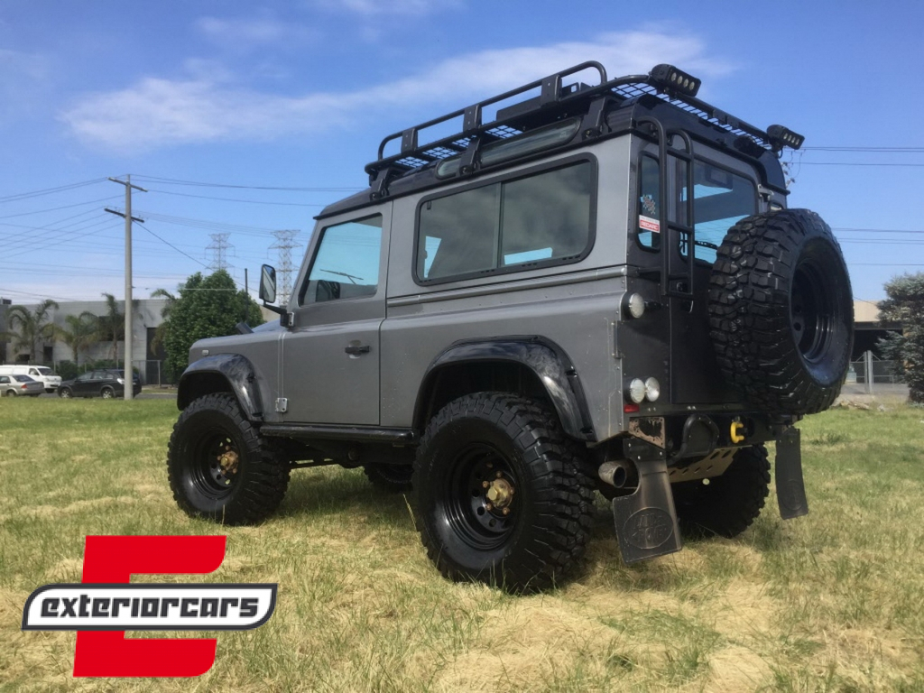 Lukovi kotača (piano crna) / Land Rover Defender (1990-2016) - Slika 6