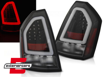 Stražnja svjetla LedBar (crna) / Chrysler 300C limuzina (2005-2007)