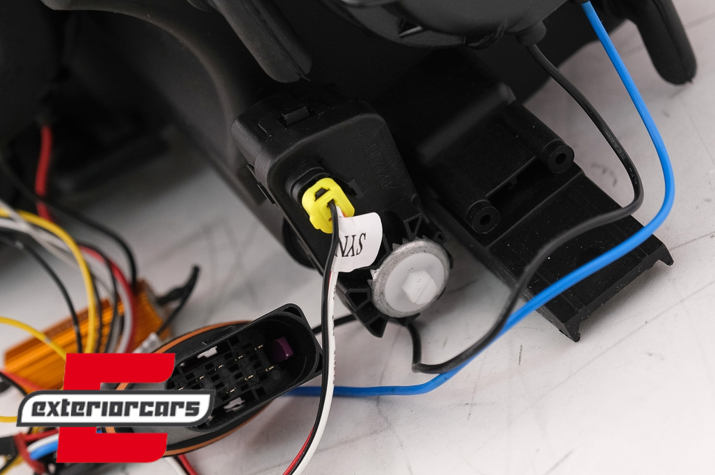 LED prednja svjetla TubeLight SEQ žmigavci (crna) / Volkswagen Touran (08.2010-2015) - Slika 20