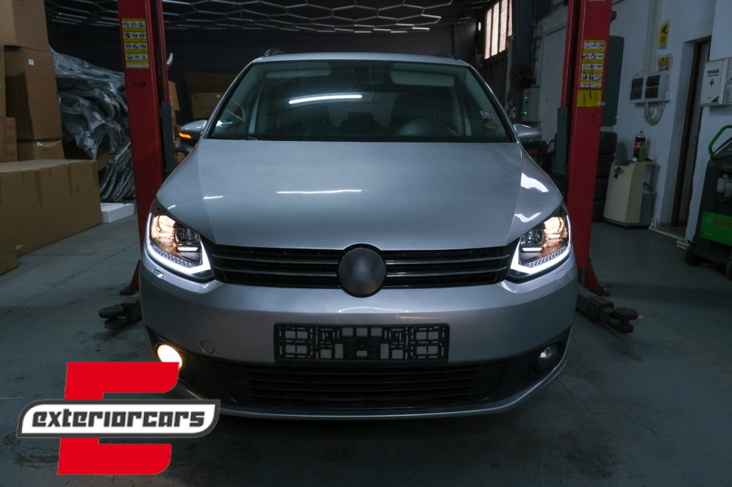 LED prednja svjetla TubeLight SEQ žmigavci (crna) / Volkswagen Touran (08.2010-2015) - Slika 24