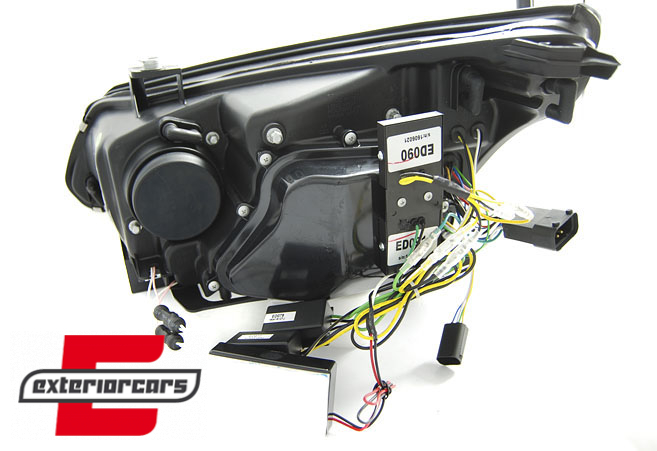 Prednja svjetla CCFL Angel Eyes LED žmigavci (crna) / BMW serije 5 E60 E61 (2003-2007) - Slika 4