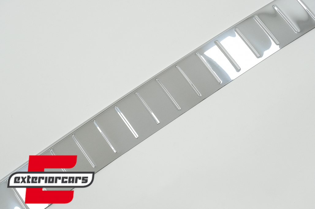 Zaštitna ploča zadnjeg branika - aluminijski poklopac / Volvo XC90 SUV P2 (2002-2014) - Slika 2