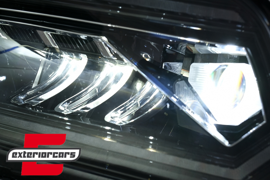 Full LED prednji farovi SEQ žmigavci (crna) / Ford Mustang V (2004-2009) - Slika 11