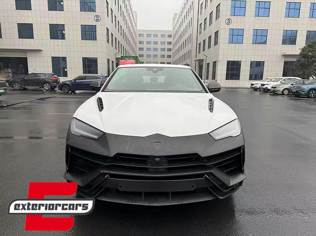 Bodykit za pretvorbu u 2023 dizajn suhi karbonski dodaci / Lamborghini Urus (2018-2022) - Slika 68