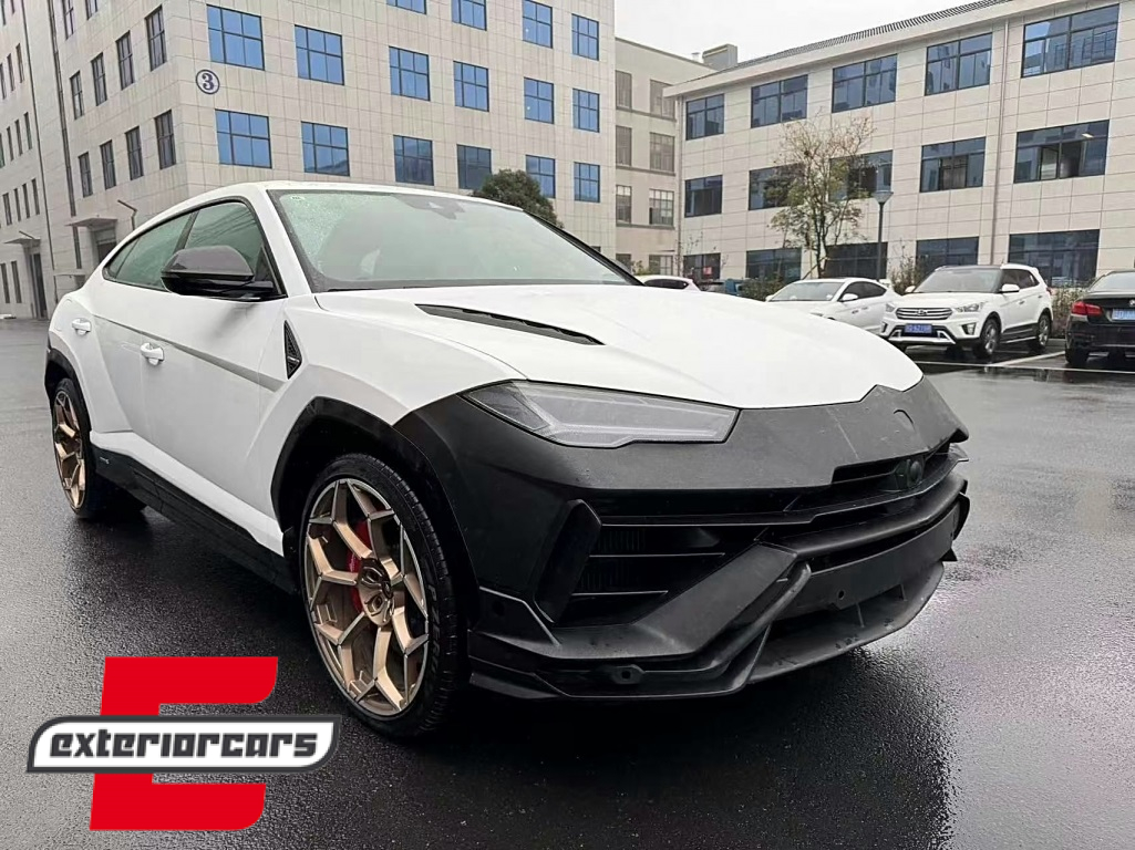 Bodykit za pretvorbu u 2023 dizajn suhi karbonski dodaci / Lamborghini Urus (2018-2022) - Slika 70