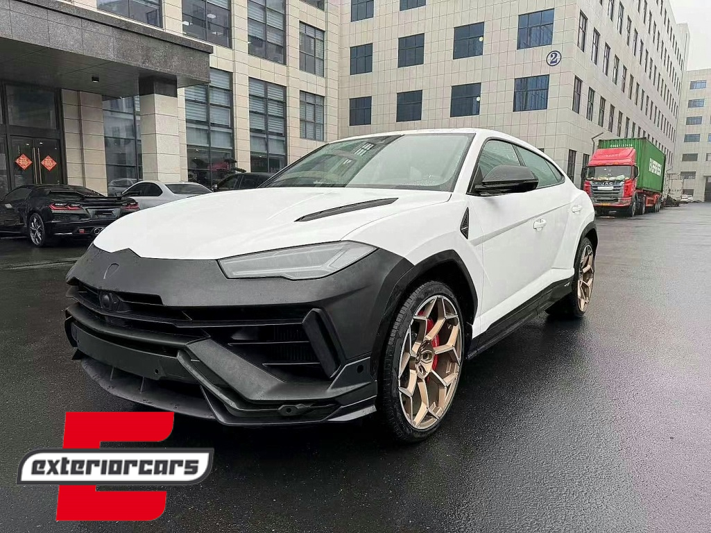 Bodykit za pretvorbu u 2023 dizajn suhi karbonski dodaci / Lamborghini Urus (2018-2022) - Slika 71