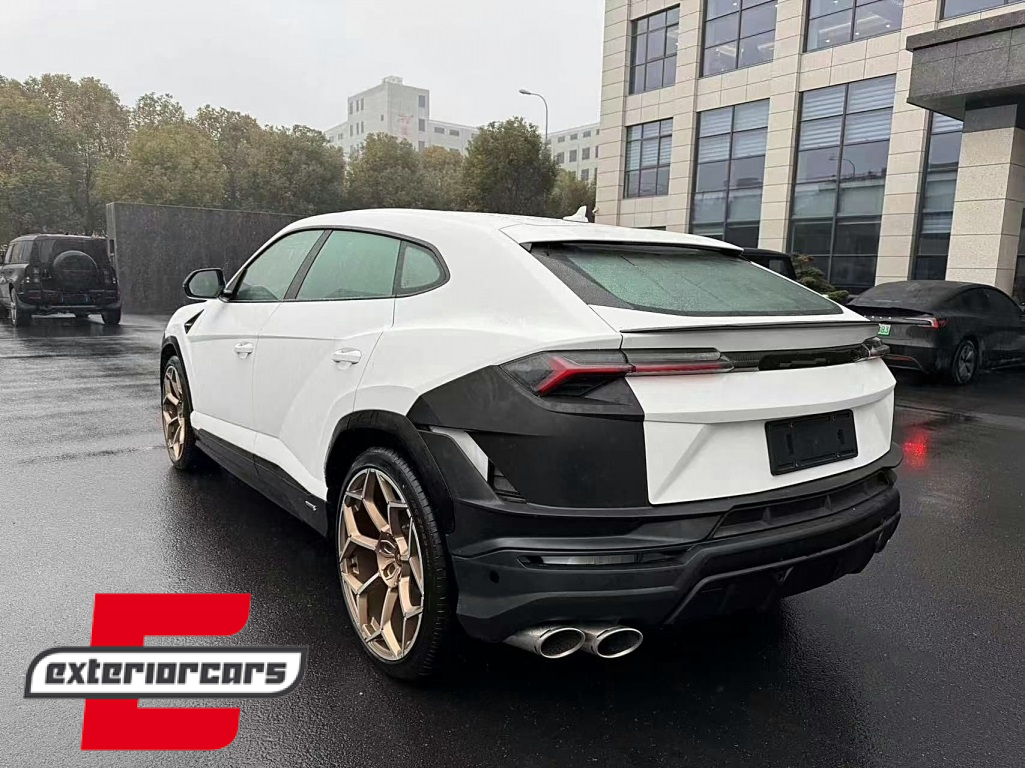 Bodykit za pretvorbu u 2023 dizajn suhi karbonski dodaci / Lamborghini Urus (2018-2022) - Slika 73