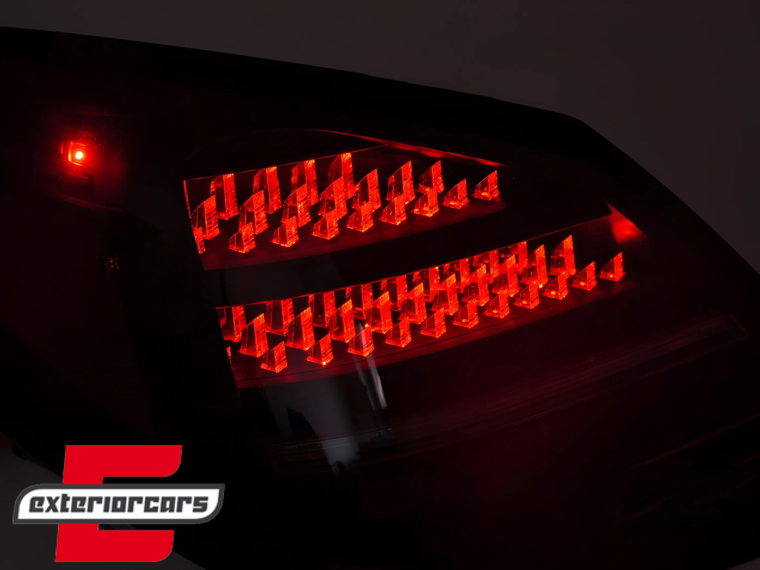 Full LED stražnja svjetla SEQ žmigavci (crna/crvena) / Mercedes C klasa W205 limuzina (2014-2021) - Slika 5