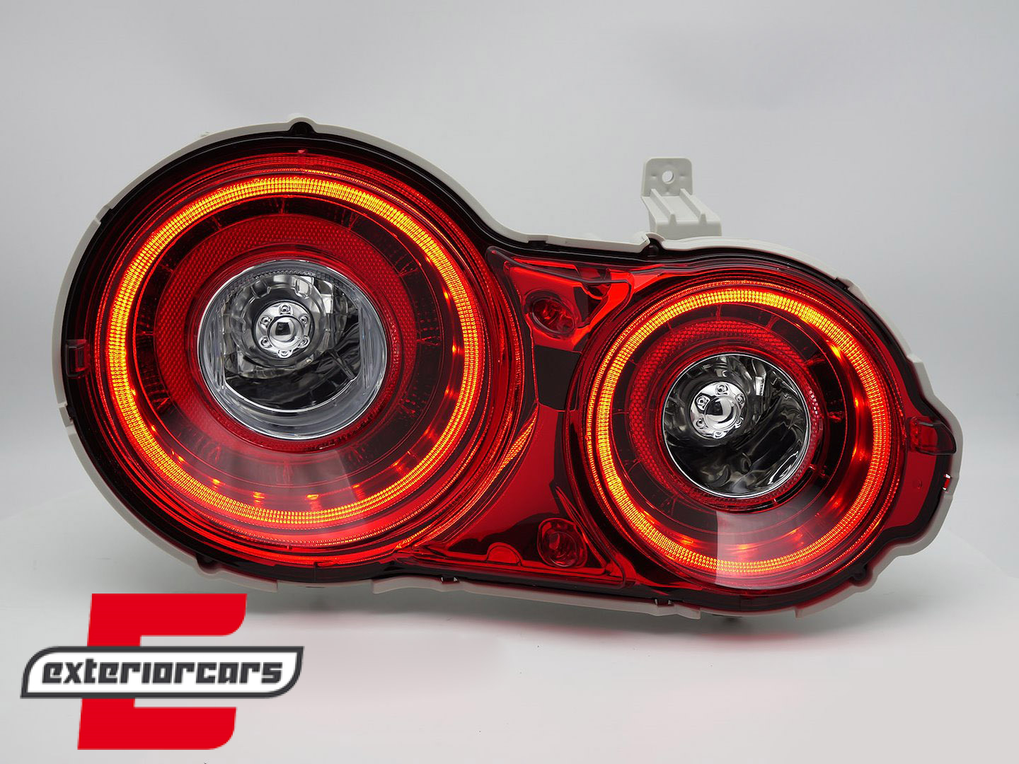 LED stražnja svjetla (crvena) / Nissan GT-R (2008-2023) - Slika 4