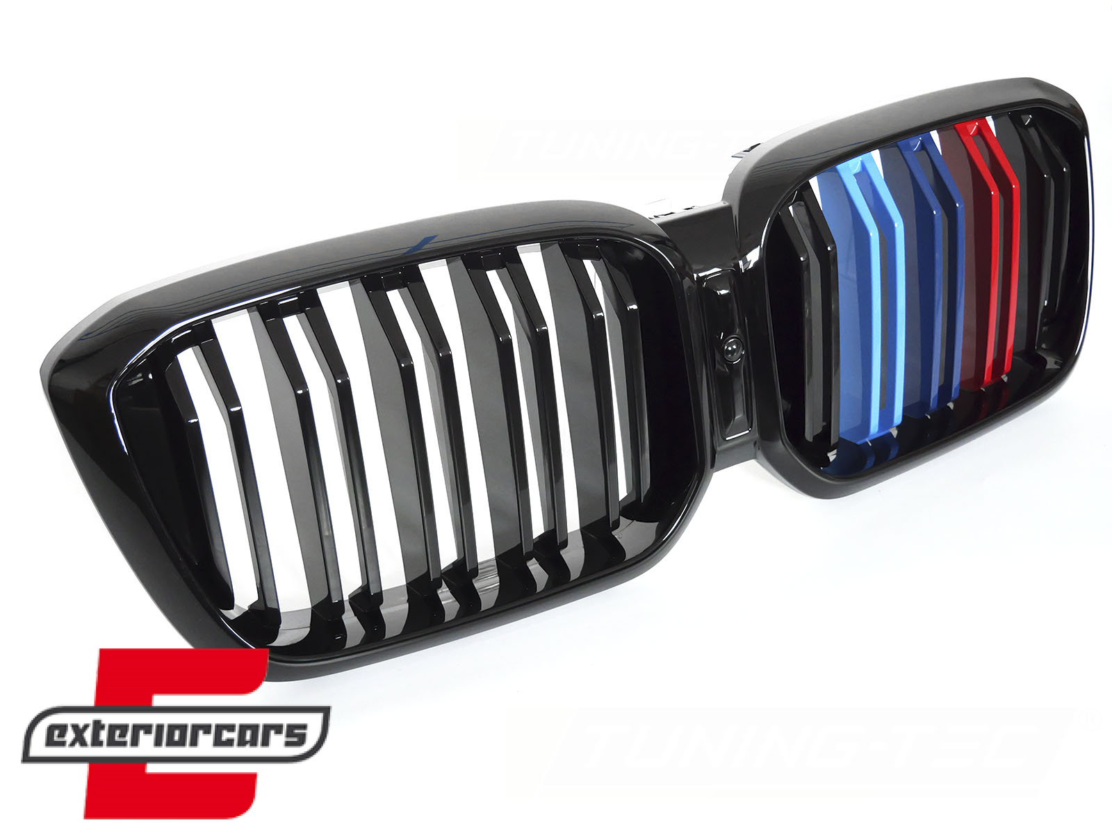 Prednja maska XM look 3 boje (piano crna) / BMW X3 G01 (08.2021-2024) X4 G02 LCI (08.2021-2025)