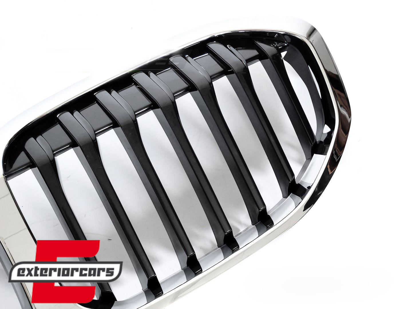 Prednja maska M1 look (chrome) / BMW serije 1 F40 F41 (09.2019-2024) - Slika 3